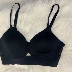 Spanx Sz. M EUC black medium impact mesh panel sports bra. Swim, exercise, etc.